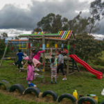 Parques Infantiles en Madera Plástica - Image 9